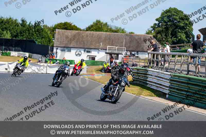 Vintage motorcycle club;eventdigitalimages;mallory park;mallory park trackday photographs;no limits trackdays;peter wileman photography;trackday digital images;trackday photos;vmcc festival 1000 bikes photographs